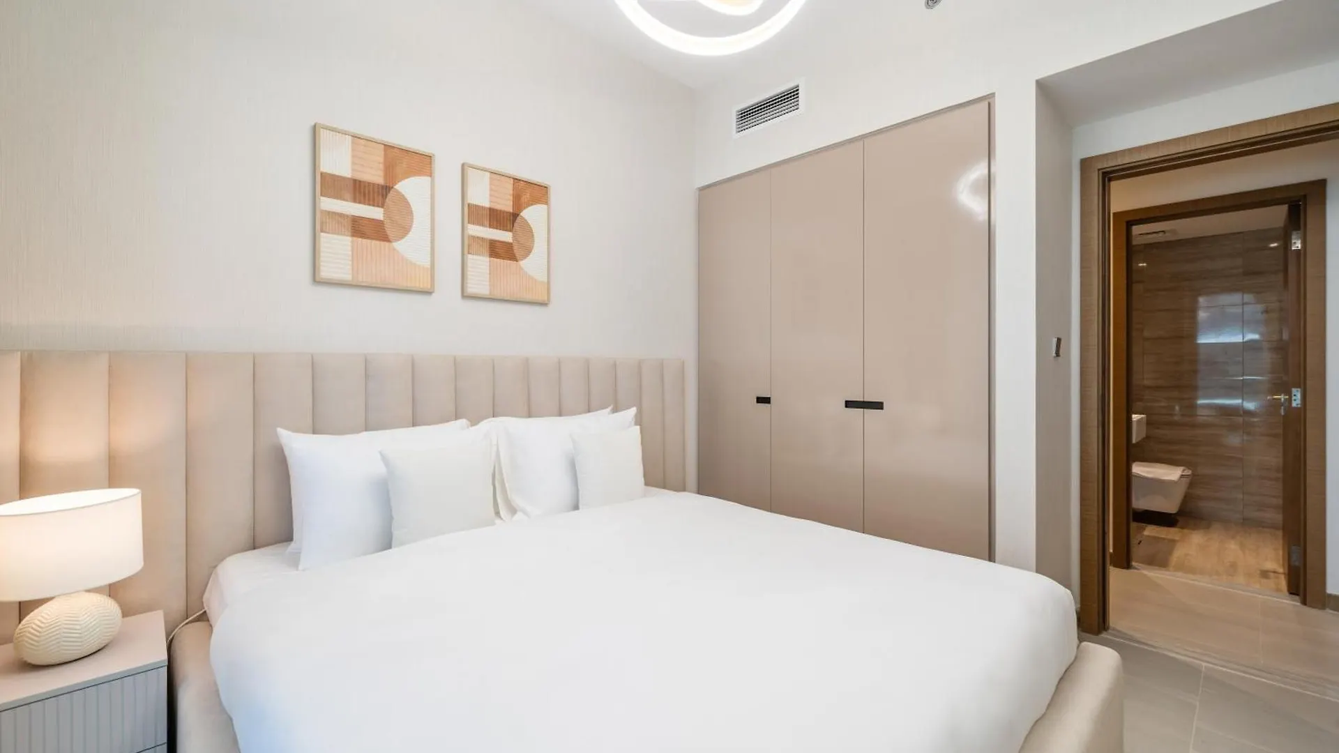 Апартаменты Modern 2Br Missoni Design Canal-Side Elegance Дубай