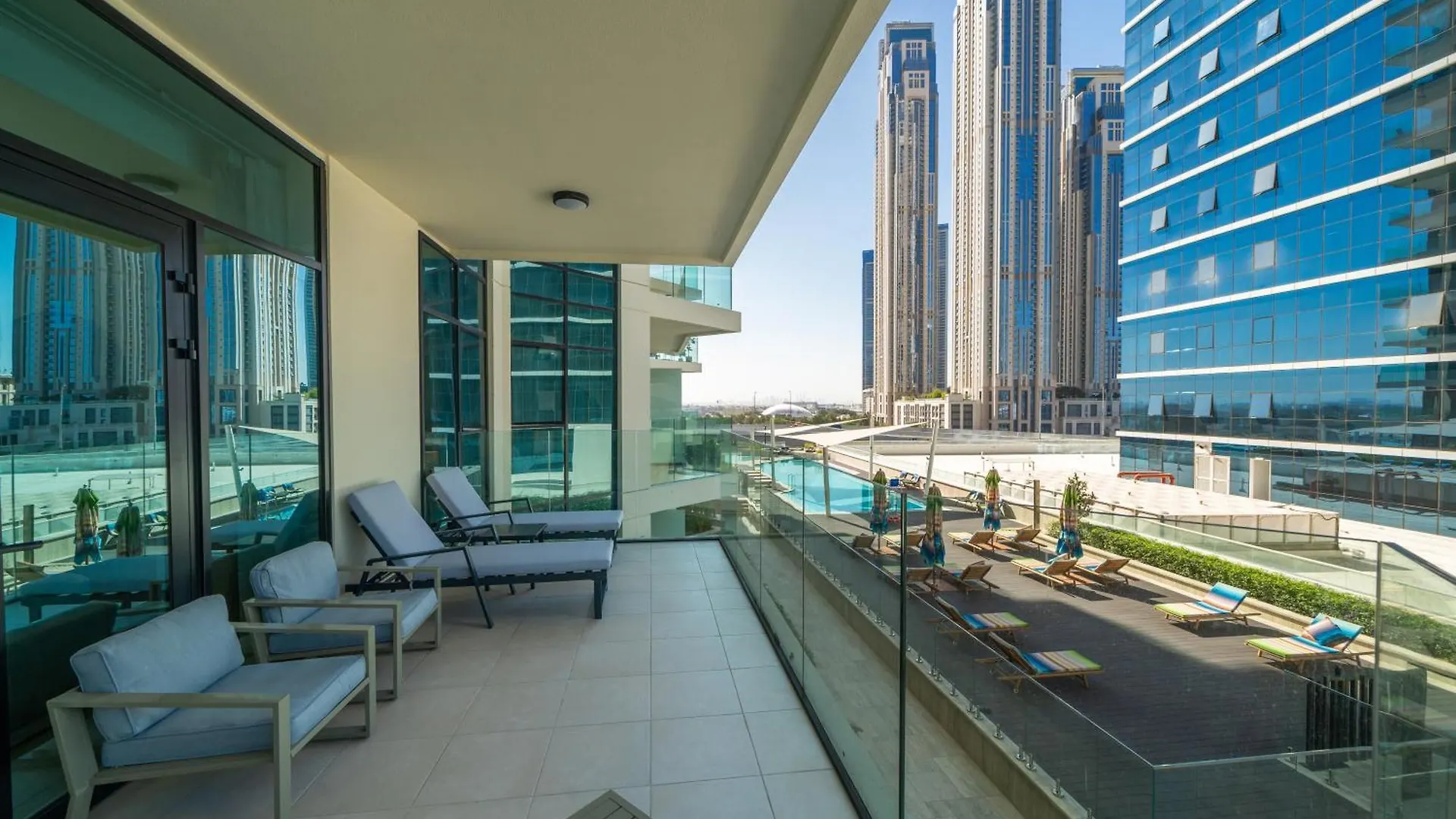 Modern 2Br Missoni Design Canal-Side Elegance Дубай