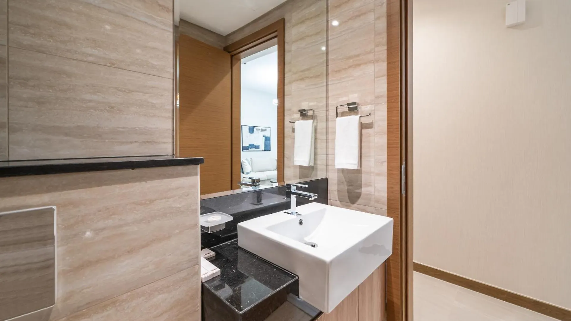 Apartment Modern 2Br Missoni Design Canal-Side Elegance Dubai United Arab Emirates