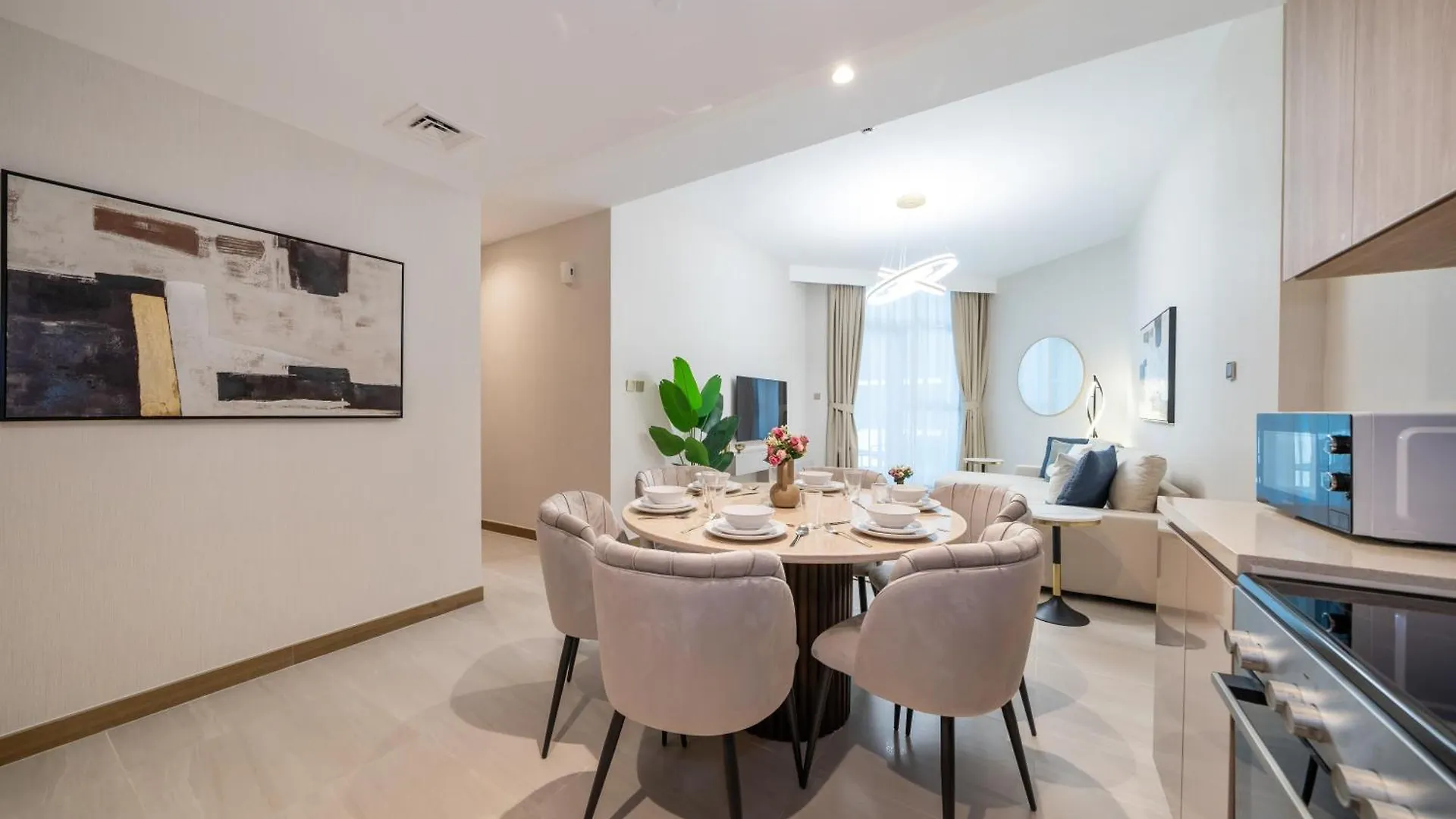 Apartment Modern 2Br Missoni Design Canal-Side Elegance Dubai