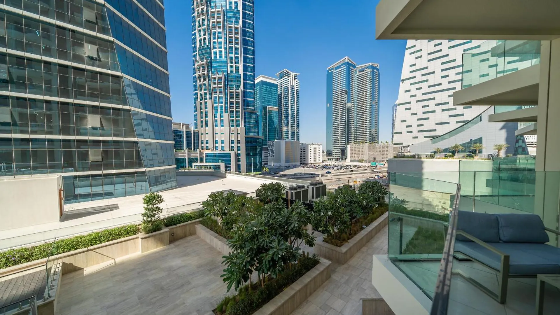 Apartment Modern 2Br Missoni Design Canal-Side Elegance Dubai United Arab Emirates