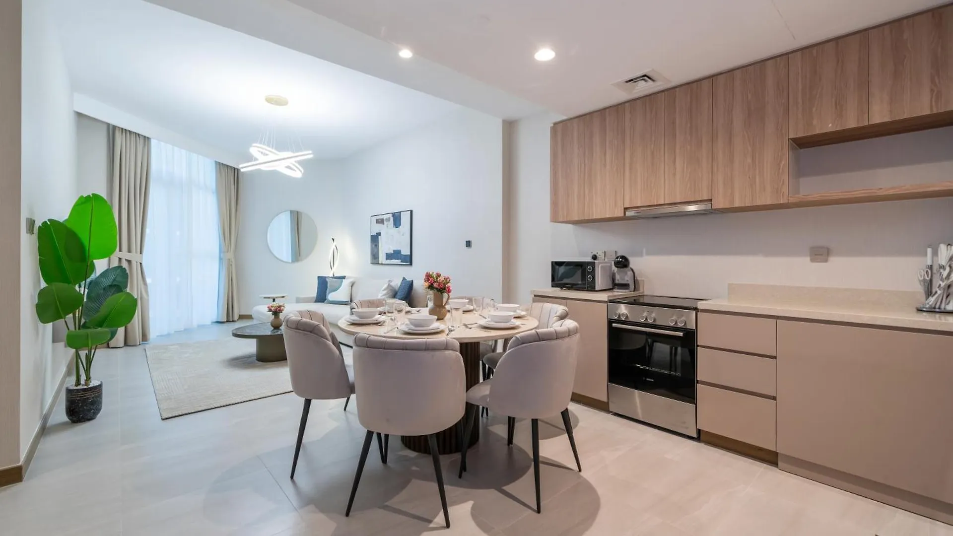 Apartment Modern 2Br Missoni Design Canal-Side Elegance Dubai