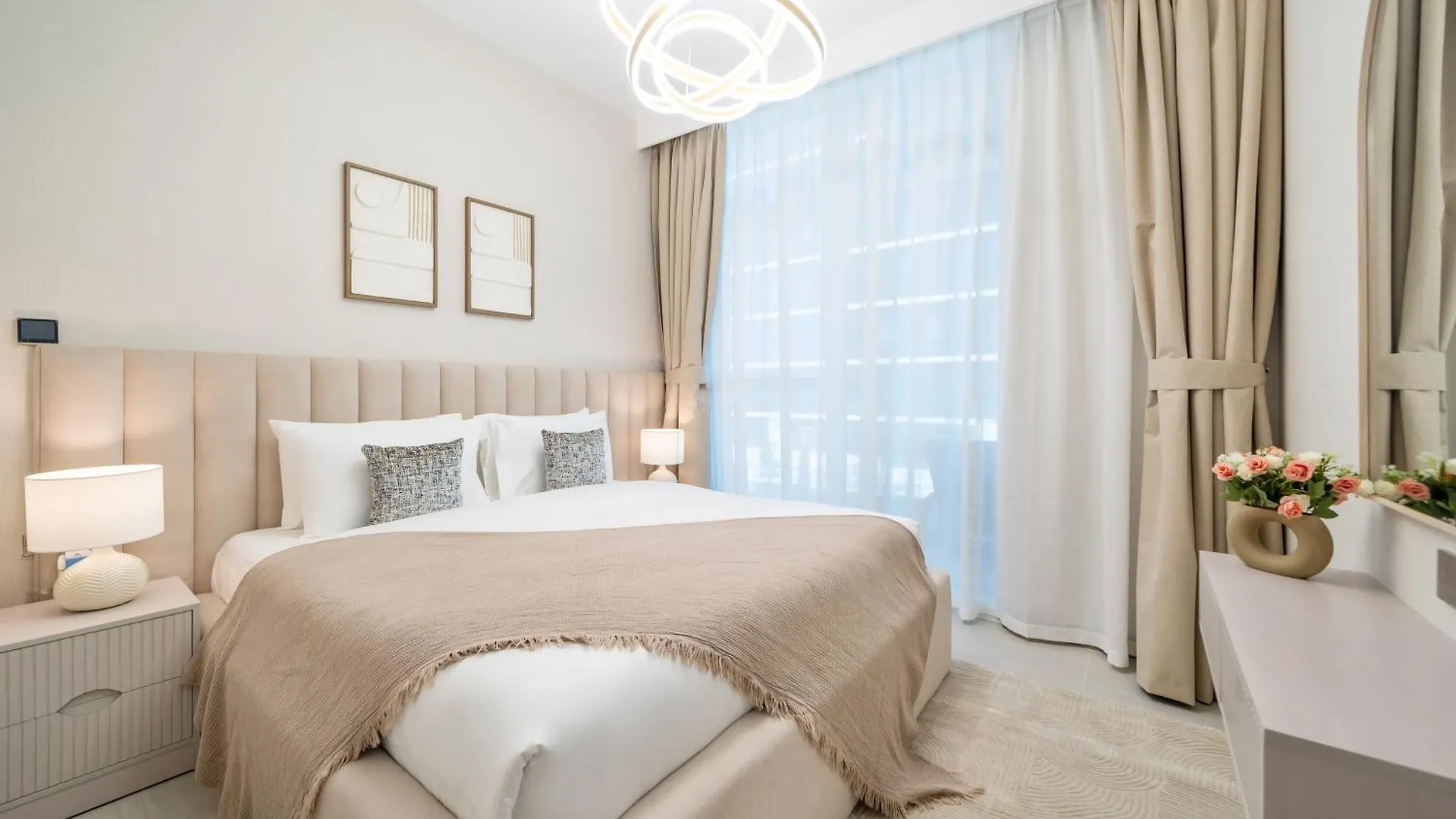 Apartment Modern 2Br Missoni Design Canal-Side Elegance Dubai