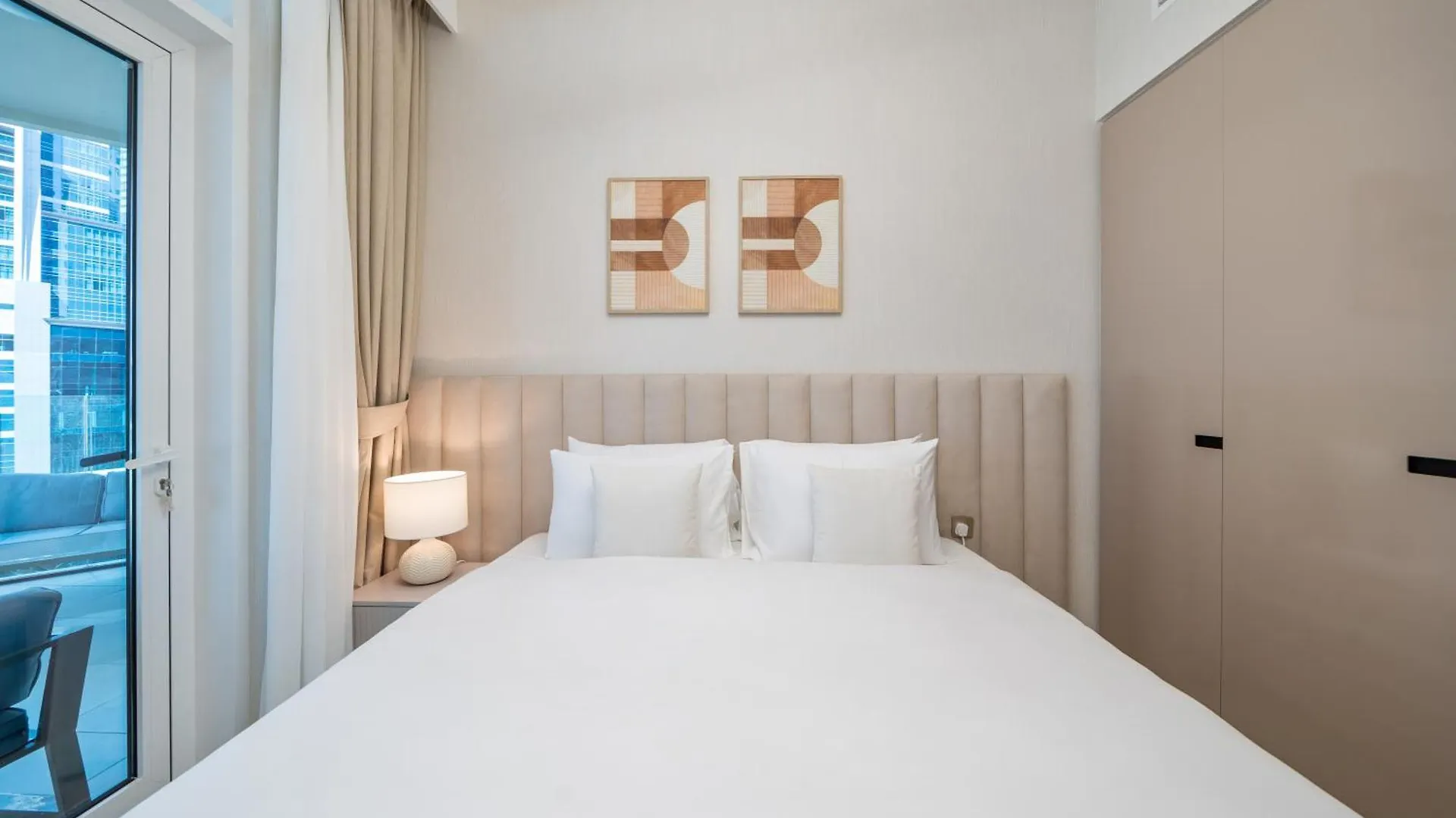 Modern 2Br Missoni Design Canal-Side Elegance Dubai 0*,