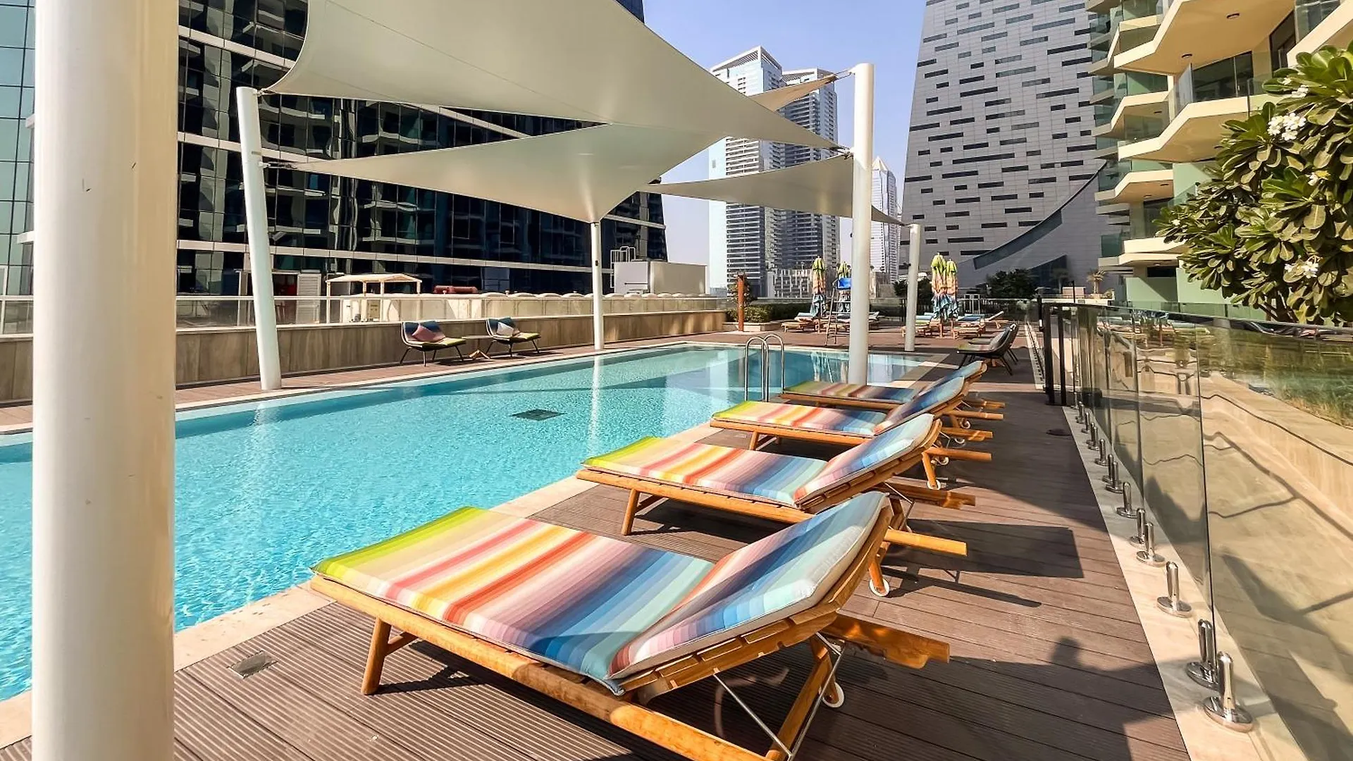 Modern 2Br Missoni Design Canal-Side Elegance Dubai 0*,
